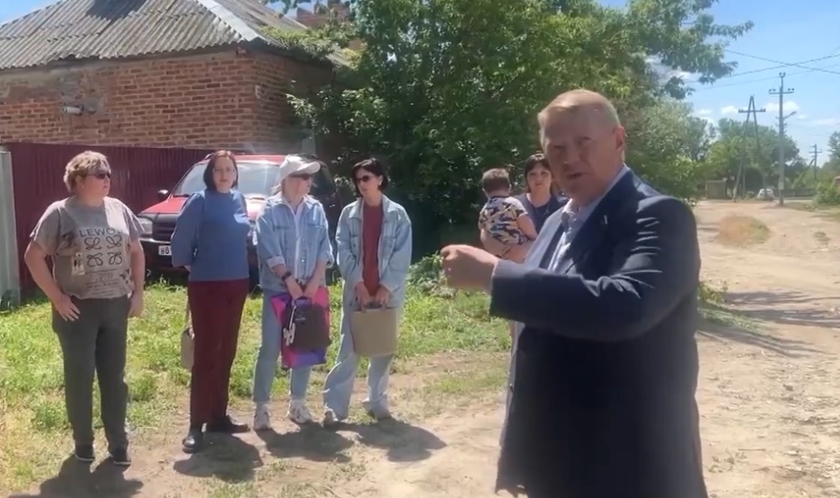 Николай Панков анонсировал масштабный ремонт дорог в Красноармейске Николай Панков анонсировал масштабный ремонт дорог в Красноармейске